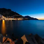 Couette-café Amalfi Resort 4*