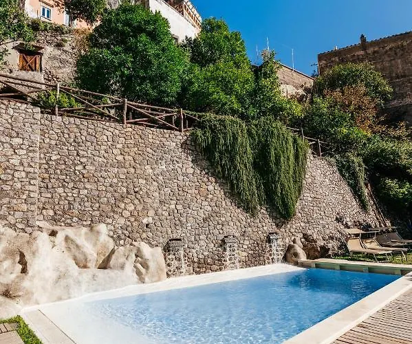 Amalfi Resort Bed & Breakfast 4*
