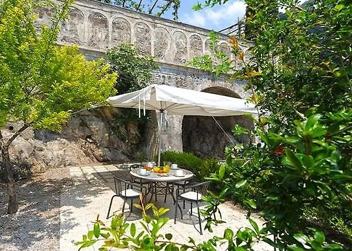 Amalfi Resort Bed & Breakfast