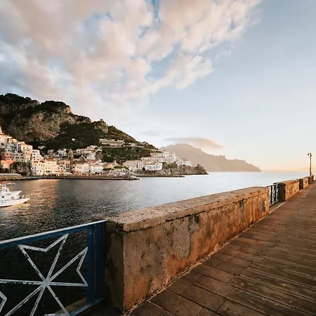 阿玛尔菲度假村 4*