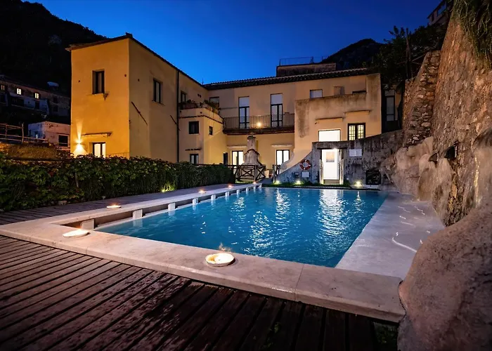 Oda ve Kahvaltı Amalfi Resort