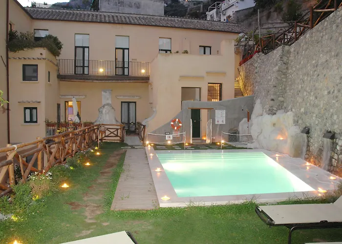 Oda ve Kahvaltı Amalfi Resort