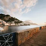 Amalfi Resort 4*