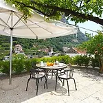Amalfi Resort Bed & Breakfast 4*